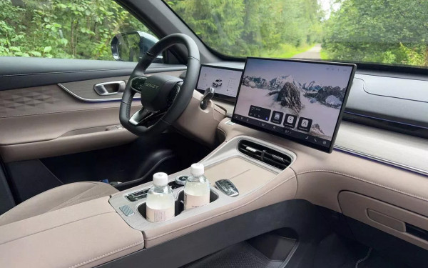 
            15 любопытных новинок на российском рынке в 2025 году. Не только из Китая
        