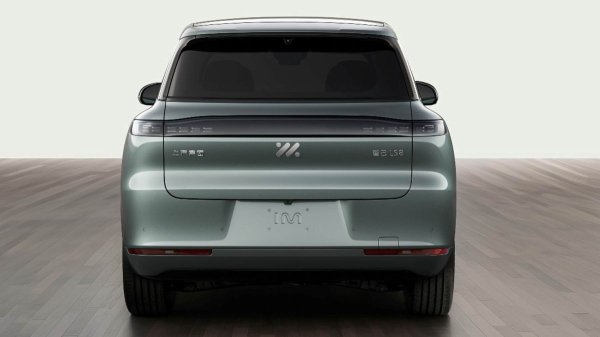 Гибридный кроссовер IM LS8 приготовился к дебюту