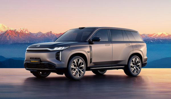 Для России анонсирован кроссовер GAC S7