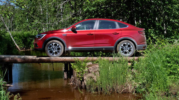 Убеждаемся в&nbsp;компромиссности кроссовера Renault Arkana TCe 150