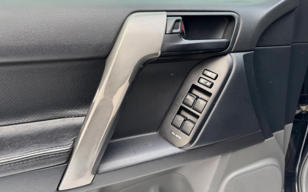 И бит, и крашен: как мы искали Land Cruiser Prado 150 по низу рынка
И бит, и крашен: как мы искали Land Cruiser Prado 150 по низу рынка