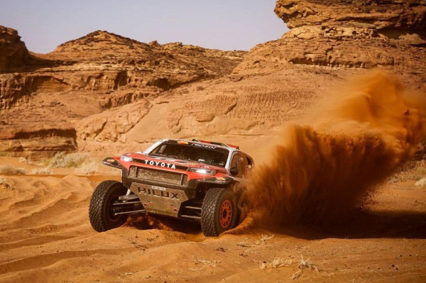 Четвёртый этап ралли Дакар 2026: Латеган вышел в лидеры, Аль-Раджи сошёл, Мацик впереди ван ден Бринка