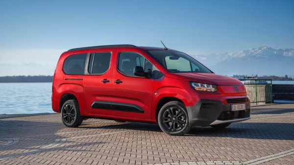 Fiat Qubo L : новое имя для пассажирской версии Doblo 