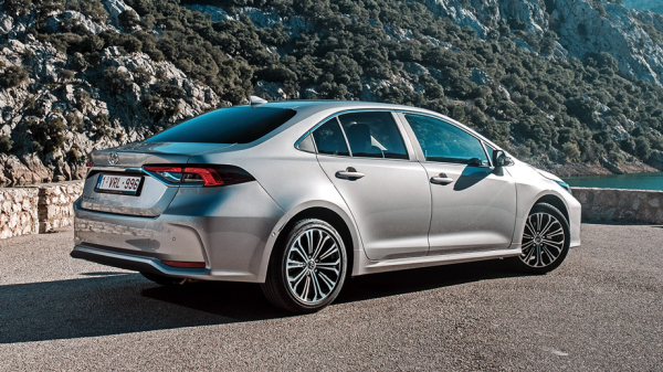 Отмечаем умеренность прогресса в&nbsp;седане Toyota Corolla