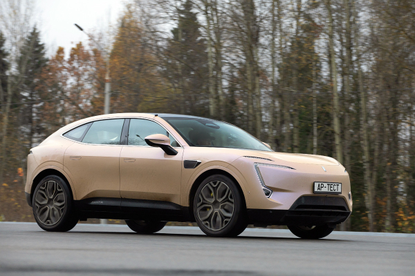 Рейтинг-тест: хроники пробега. Голованов, полуавтопилоты и зефир под цвет салона