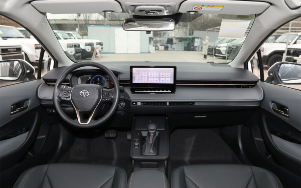 
            Когда в России начнут продавать обновленную Toyota Corolla. Мы все узнали
        