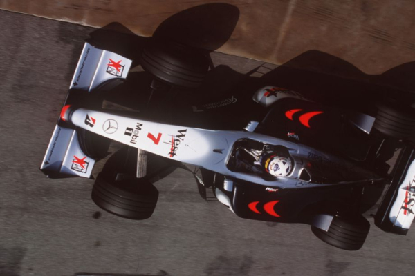 История чемпионской машины Макларена MP4/13 — Ньюи, особенности конструкции шасси и мотора Мерседес, шины Бриджстоун, Хаккинен История чемпионской машины Макларена MP4/13 — Ньюи, особенности конструкции шасси и мотора Мерседес, шины Бриджстоун, Хаккинен