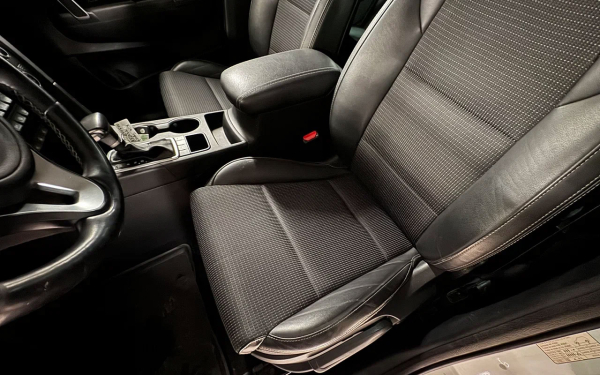 
            Задиры, запреты и кредит. Как мы искали Kia Sportage по низу рынка
        