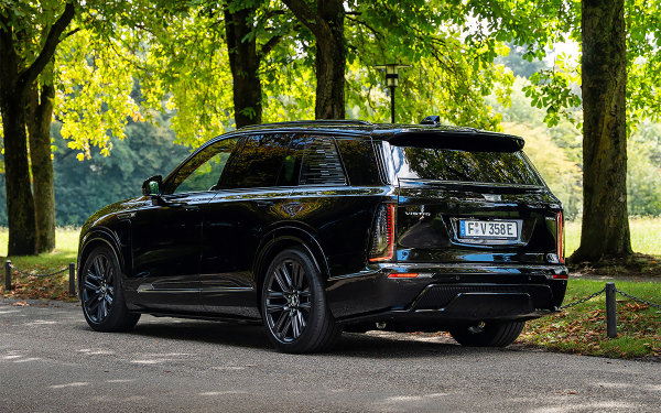 В Россию привезут 6-местный Cadillac Vistiq. У него пятизонный «климат»
В Россию привезут 6-местный Cadillac Vistiq. У него пятизонный «климат»