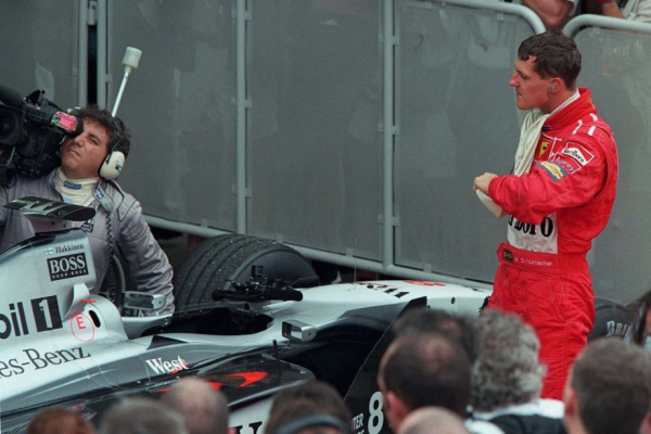 История чемпионской машины Макларена MP4/13 &mdash; Ньюи, особенности конструкции шасси и мотора Мерседес, шины Бриджстоун, Хаккинен