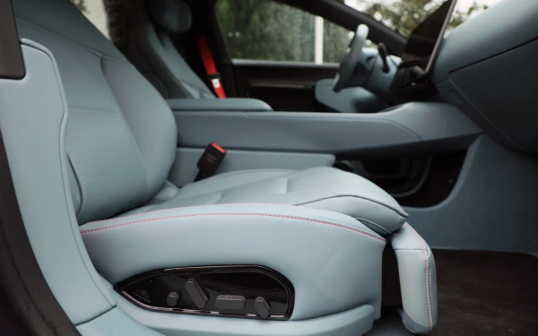 С дороги, староверы! Тест-драйв Avatr 12 на серпантине и гоночном треке
С дороги, староверы! Тест-драйв Avatr 12 на серпантине и гоночном треке