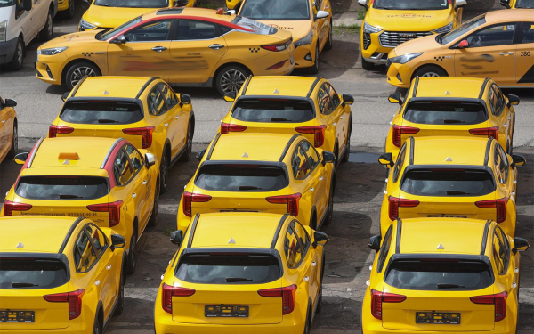 
            &laquo;Включат до 40 моделей&raquo;. Эксперты&nbsp;&mdash; о новом списке машин для такси
        