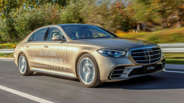 Власти Китая ужесточают правила для беспилотных автомобилей