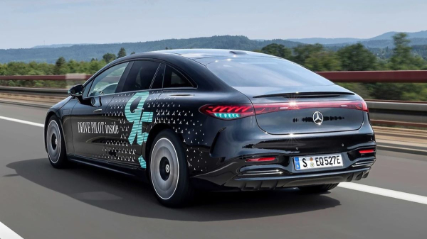 Власти Китая ужесточают правила для беспилотных автомобилей