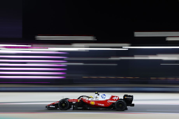 Тесты Формулы-1 в Бахрейне: Мерседес опередил Феррари, Макларен и Ред Булл, у Астон Мартин — проблемы Тесты Формулы-1 в Бахрейне: Мерседес опередил Феррари, Макларен и Ред Булл, у Астон Мартин — проблемы