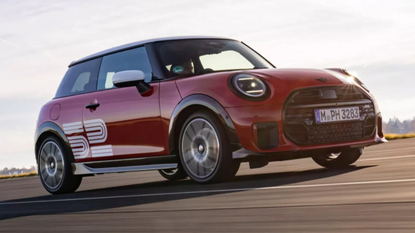 Особый Mini Cooper посвятили победе в ралли Монте-Карло 1965 года Особый Mini Cooper посвятили победе в ралли Монте-Карло 1965 года