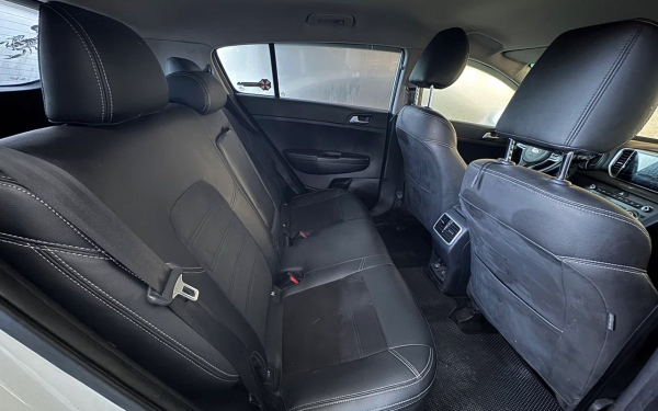 
            Задиры, запреты и кредит. Как мы искали Kia Sportage по низу рынка
        