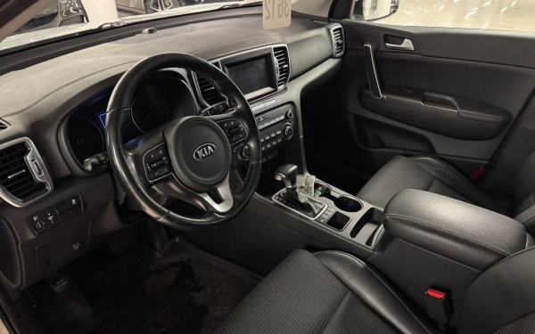 
            Задиры, запреты и кредит. Как мы искали Kia Sportage по низу рынка
        