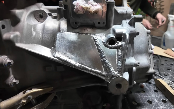 
            Гибридные Zeekr&nbsp;9Х массово ломаются в России. Что случилось
        