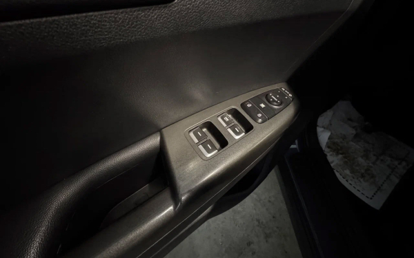 
            Задиры, запреты и кредит. Как мы искали Kia Sportage по низу рынка
        