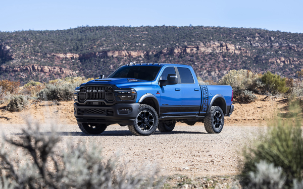 
            Розетка против V8. Самые яркие премьеры автосалона в Чикаго&nbsp;&mdash; 2026
        