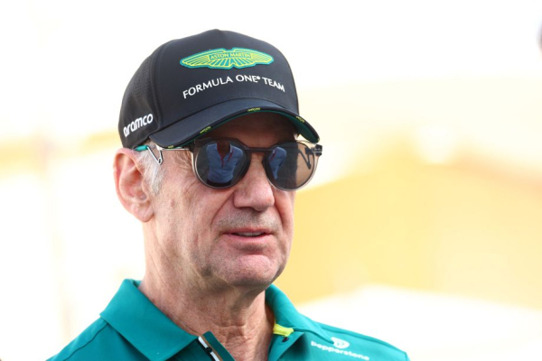 Почему Астон Мартин так плохо выступает на зимних тестах Формулы-1: мотор Хонды, коробка передач, настройки, ненадёжность болида Почему Астон Мартин так плохо выступает на зимних тестах Формулы-1: мотор Хонды, коробка передач, настройки, ненадёжность болида