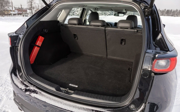 
            С возвращением! Первый тест старой, но новой для России Mazda CX-5
        