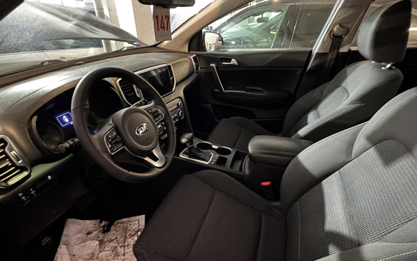 
            Задиры, запреты и кредит. Как мы искали Kia Sportage по низу рынка
        