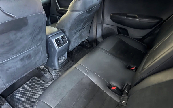 
            Задиры, запреты и кредит. Как мы искали Kia Sportage по низу рынка
        