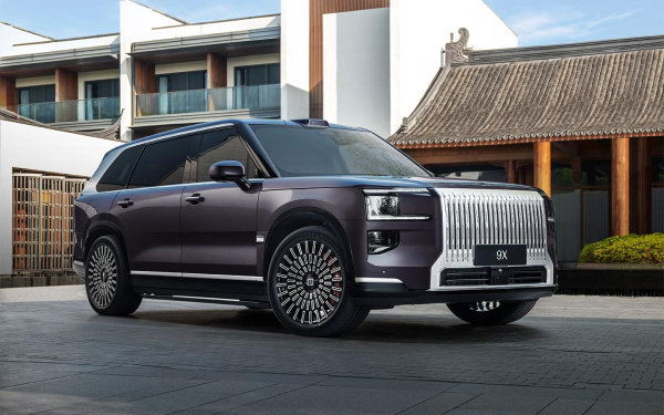 
            Гибридные Zeekr&nbsp;9Х массово ломаются в России. Что случилось
        