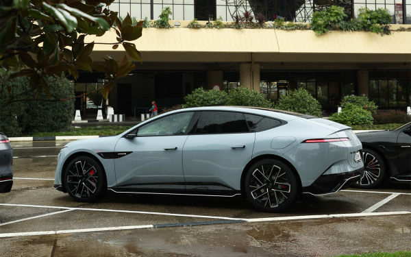 С дороги, староверы! Тест-драйв Avatr 12 на серпантине и гоночном треке
С дороги, староверы! Тест-драйв Avatr 12 на серпантине и гоночном треке