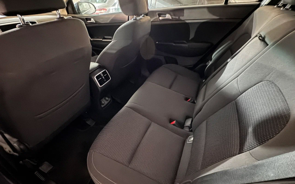 
            Задиры, запреты и кредит. Как мы искали Kia Sportage по низу рынка
        