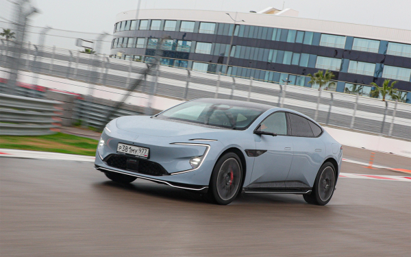 С дороги, староверы! Тест-драйв Avatr 12 на серпантине и гоночном треке
С дороги, староверы! Тест-драйв Avatr 12 на серпантине и гоночном треке