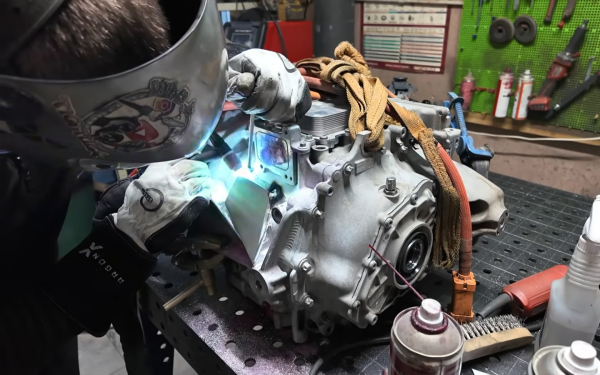 
            Гибридные Zeekr&nbsp;9Х массово ломаются в России. Что случилось
        