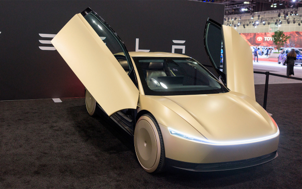 
            Розетка против V8. Самые яркие премьеры автосалона в Чикаго&nbsp;&mdash; 2026
        