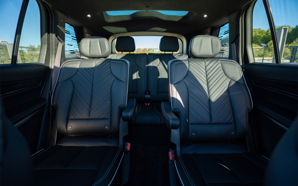 В Россию привезут 6-местный Cadillac Vistiq. У него пятизонный «климат»
В Россию привезут 6-местный Cadillac Vistiq. У него пятизонный «климат»