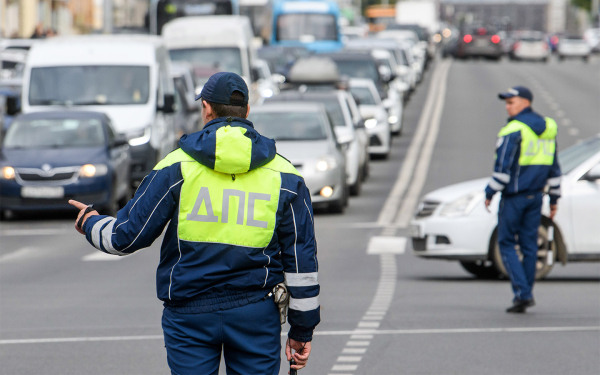 
            Юристы раскритиковали штрафы за езду без номеров. Как это возможно
        