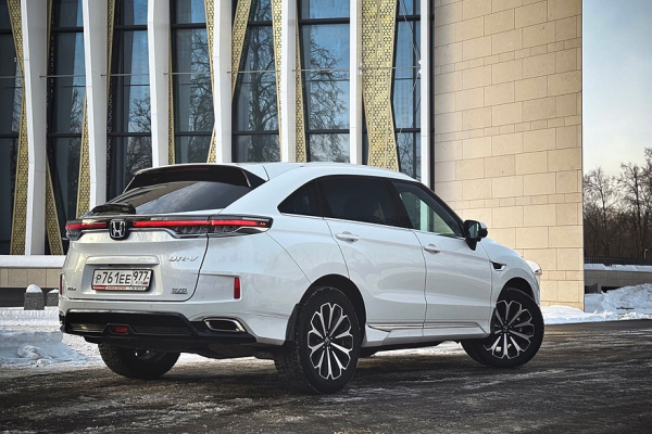 Старомодный самурай в мире китайских выскочек: тест-драйв Honda UR-V Старомодный самурай в мире китайских выскочек: тест-драйв Honda UR-V
