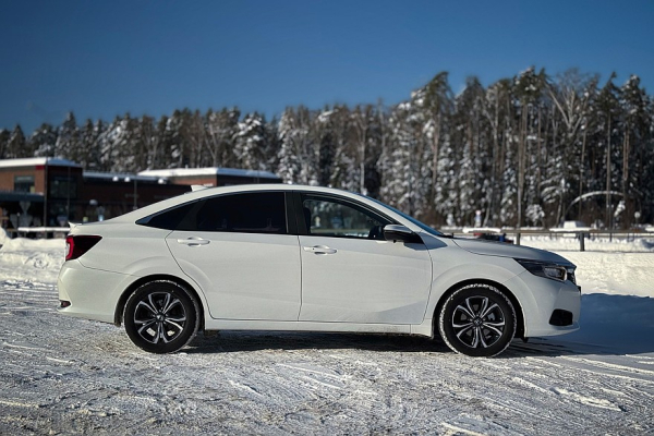 Весьма скромно, очень дорого, неожиданно хорошо: тест-драйв Honda Crider Весьма скромно, очень дорого, неожиданно хорошо: тест-драйв Honda Crider