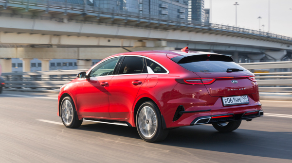 Трясёмся в&nbsp;стильных универсалах Kia&nbsp;ProCeed GT и&nbsp;GT-Line