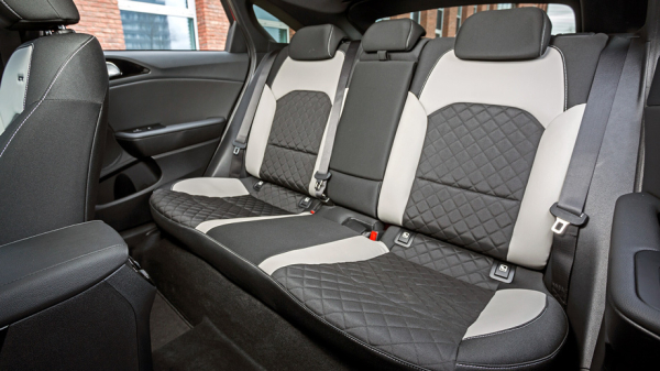 Трясёмся в&nbsp;стильных универсалах Kia&nbsp;ProCeed GT и&nbsp;GT-Line