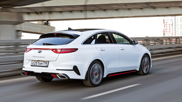 Трясёмся в&nbsp;стильных универсалах Kia&nbsp;ProCeed GT и&nbsp;GT-Line