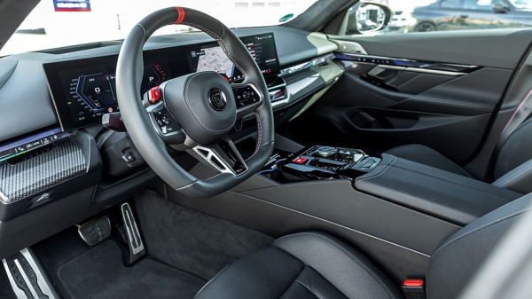 Manhart MH5 900E Touring: мощный &laquo;утюг&raquo;, рождённый обижать суперкары