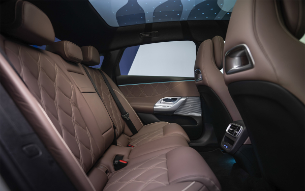 
            Такого Mercedes еще не делал. Самые уникальные фишки нового С-Class
        