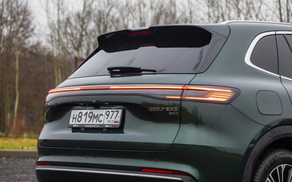 Берегите бензин. Тест первого гибридного кроссовера Geely EX5 EM-i
Берегите бензин. Тест первого гибридного кроссовера Geely EX5 EM-i