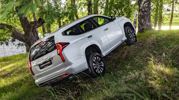 Примеряем статус флагмана на обновлённый Mitsubishi Pajero Sport Примеряем статус флагмана на обновлённый Mitsubishi Pajero Sport