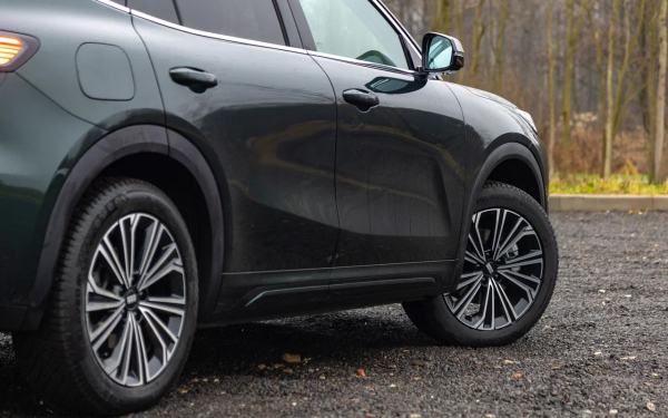 Берегите бензин. Тест первого гибридного кроссовера Geely EX5 EM-i
Берегите бензин. Тест первого гибридного кроссовера Geely EX5 EM-i