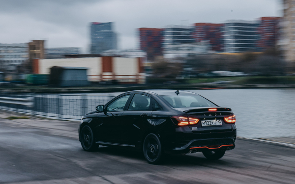 Поклонникам фитоняшек посвящается. Тест-драйв Lada Vesta Sportline
Поклонникам фитоняшек посвящается. Тест-драйв Lada Vesta Sportline