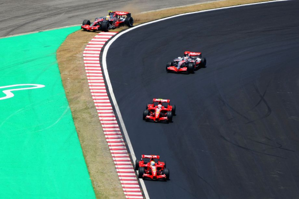 10 случаев, когда в финале чемпионата мира Формулы-1 на титул претендовали три гонщика 10 случаев, когда в финале чемпионата мира Формулы-1 на титул претендовали три гонщика