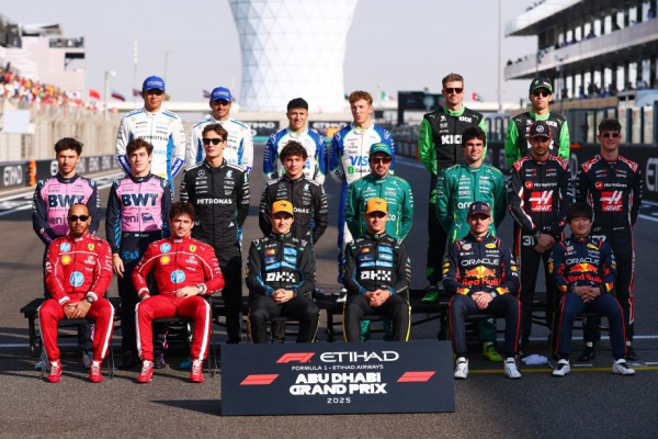 Рейтинг пилотов Ф-1 сезона-2025: Сайнс, Берман, Хаджар, Пиастри, Норрис, Леклер, Расселл, Ферстаппен